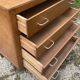 Commode vintage pieds compas