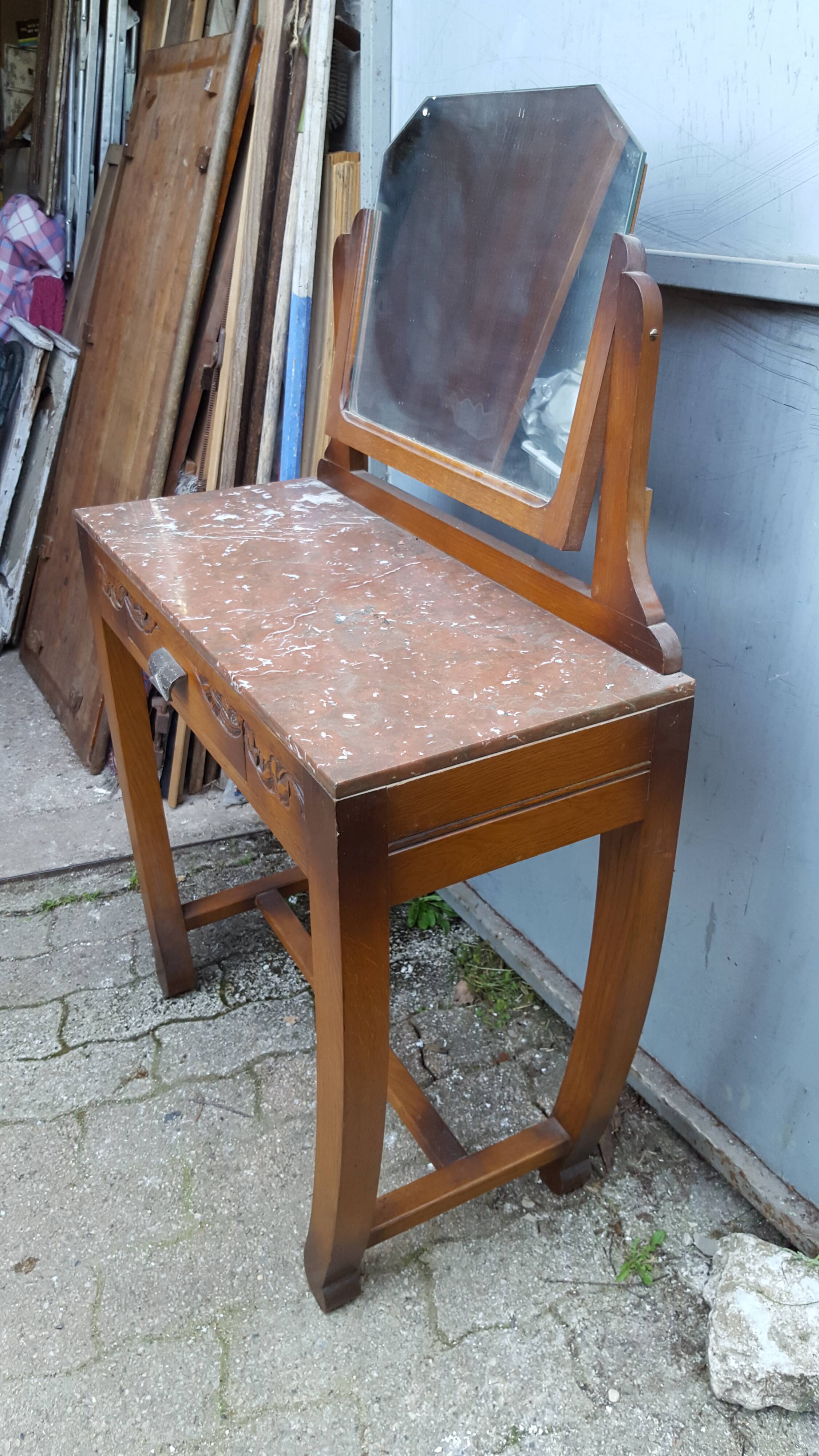 Art deco hairdresser