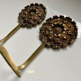 2 coat hooks, bronze
