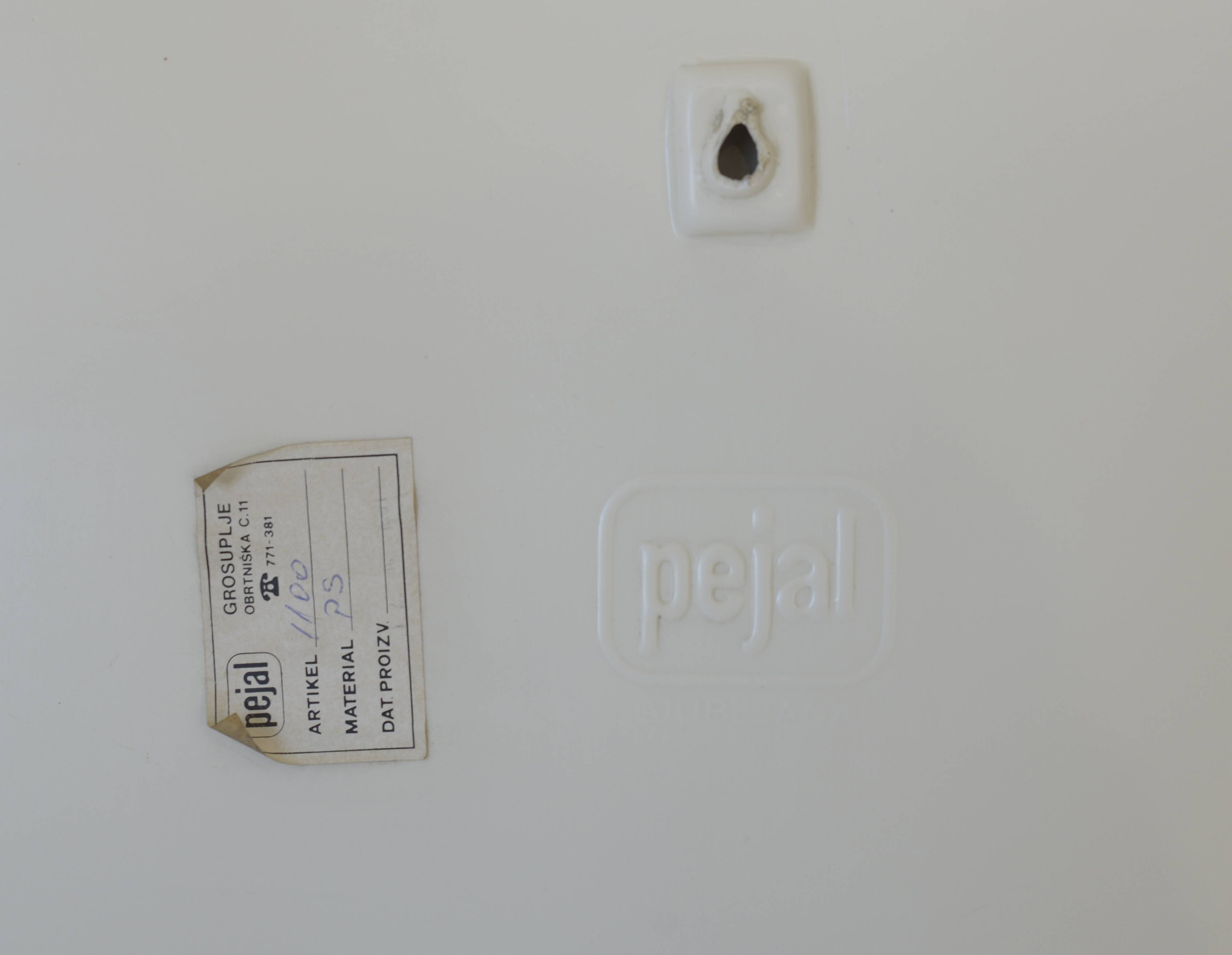 Miroir mural en plastique blanc style Space Age vintage Mid-Century Modern (MCM), Yougoslavie, années 1970