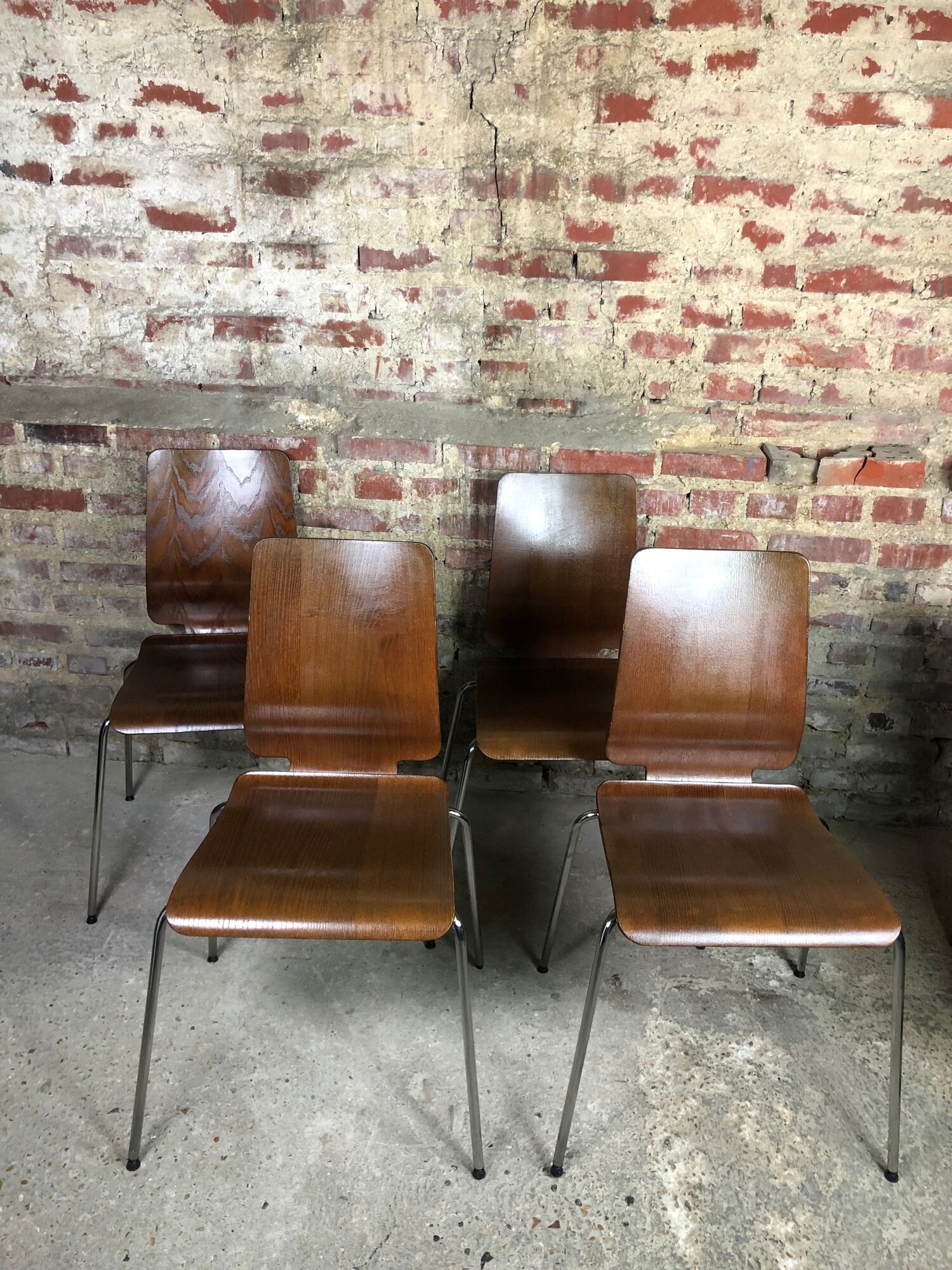 Vintage Scandinavian chairs (series of 4) in thermoformed wood 1970