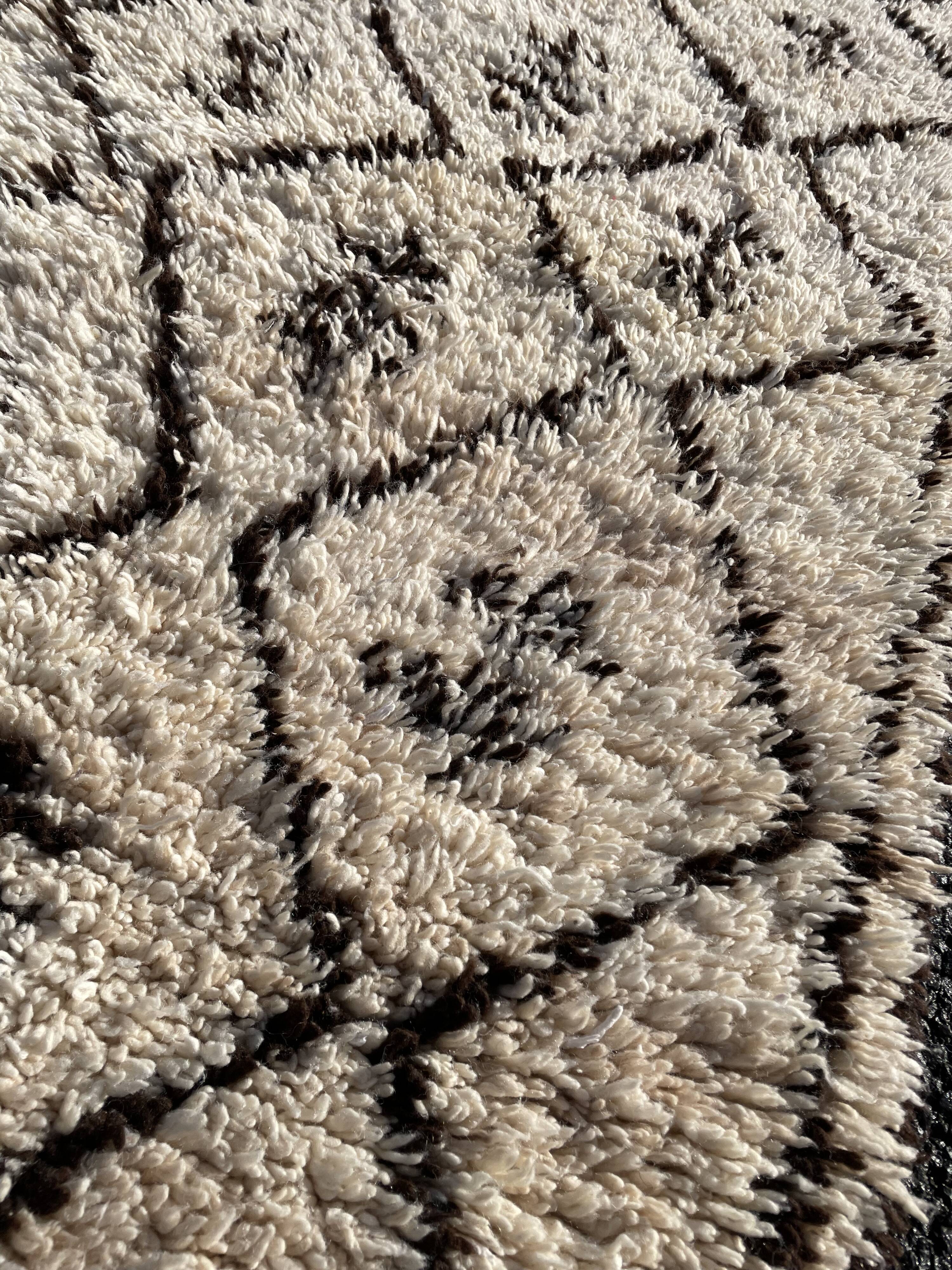 Moroccan berber carpet beni ouarain wool 90x195 cm