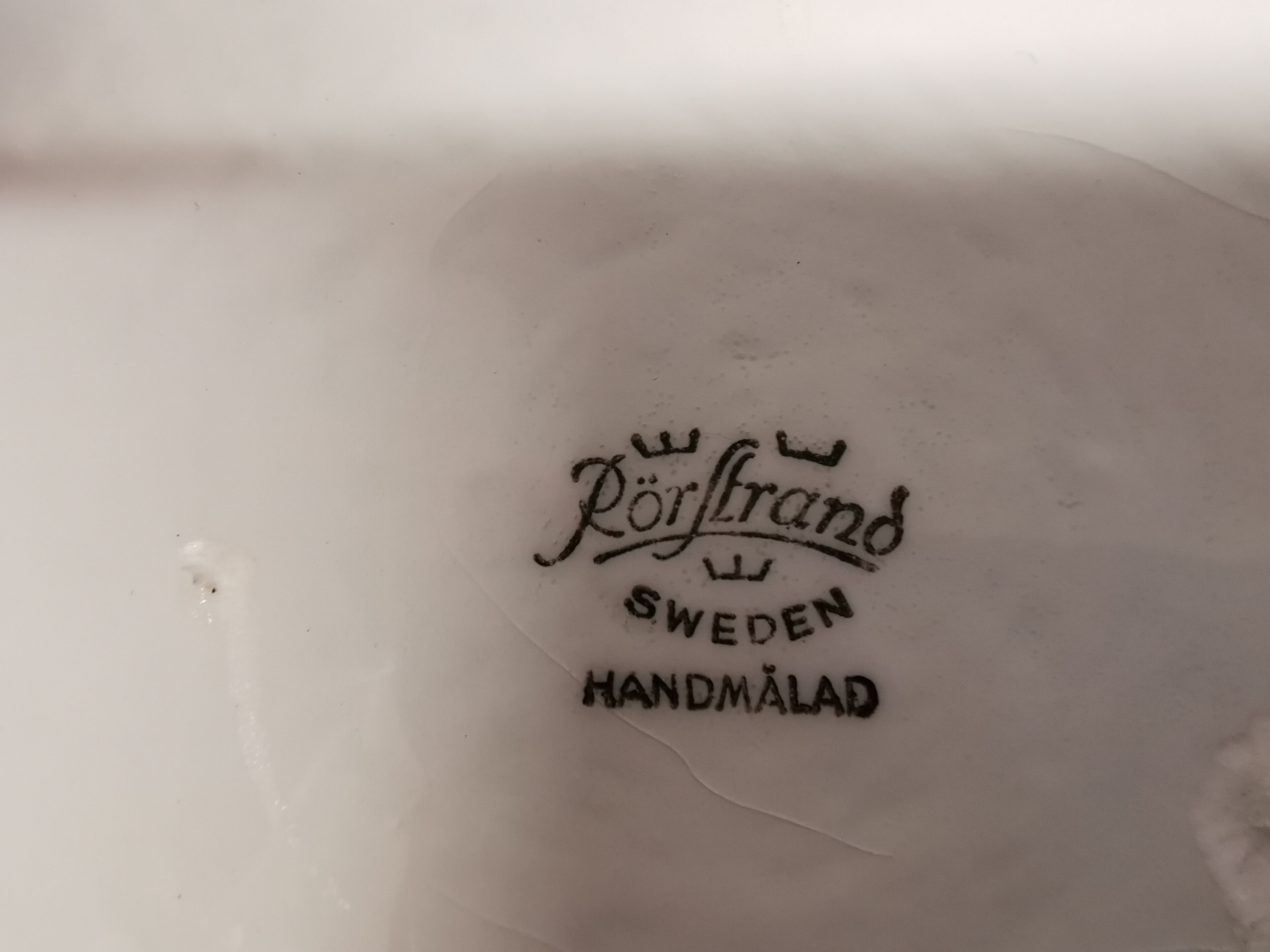 Vase peint à la main de la famille royale suédoise Rørstrand (estampillé en bas)