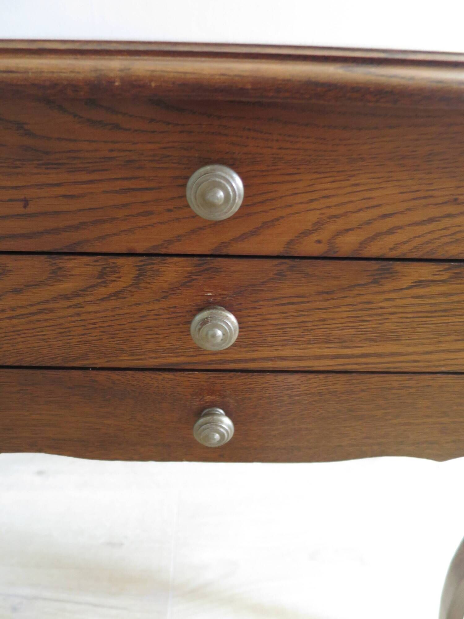 Vintage - Charming work table - Small chest of drawers/dressing table - Louis XV style - Cabriole legs - 2 drawers