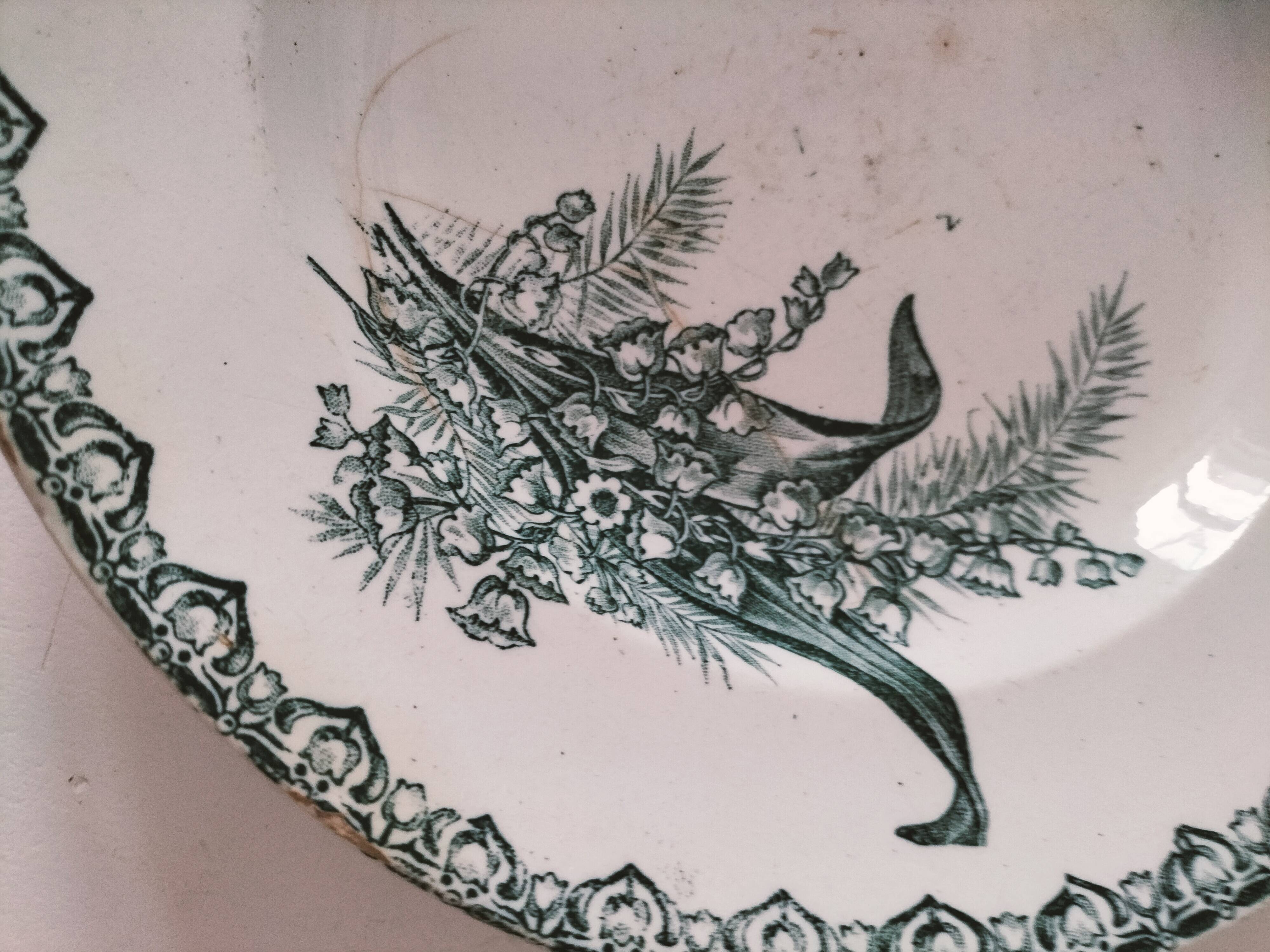 Antique plate from the Saint-Amandinoise pottery factory, Muguet pattern, circa 1900