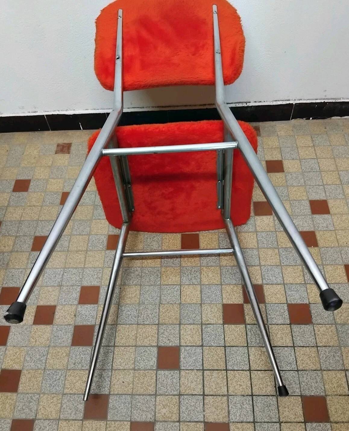 Lot de 4 anciennes chaises en tissus moumoute année 60 vintage