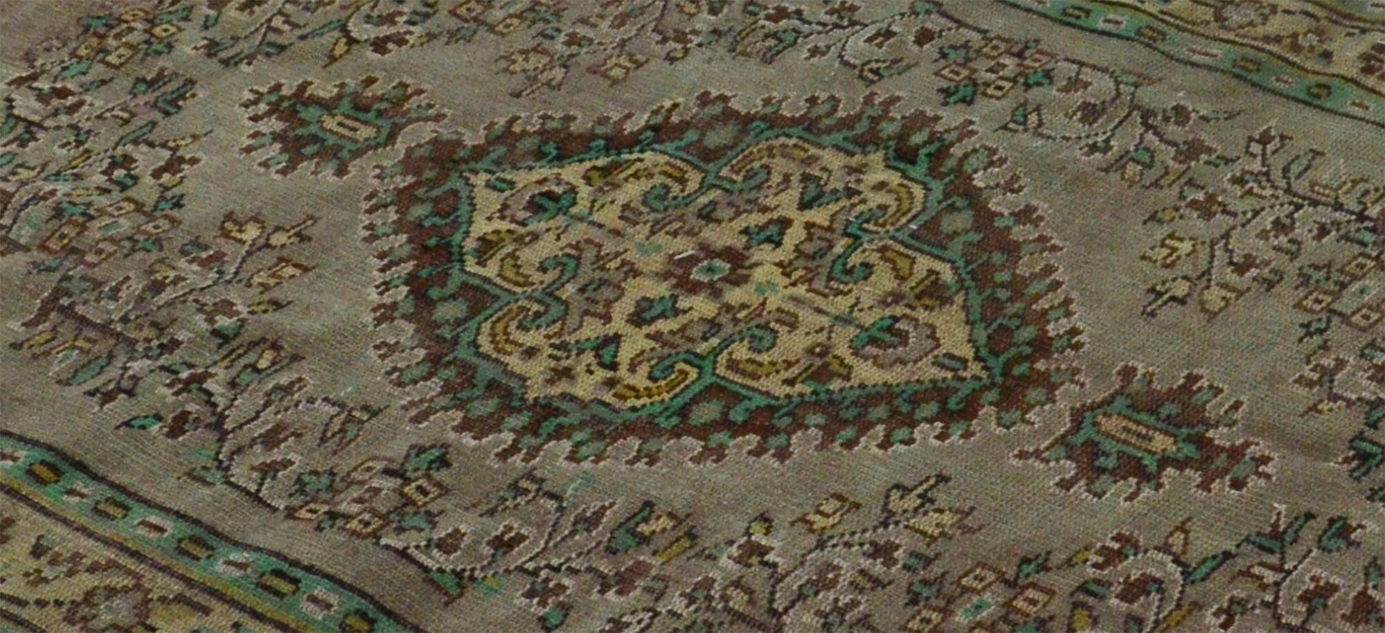 One-of-a-kind turkish handwoven vintage rug - rustic vintage charm 270x 164 cm