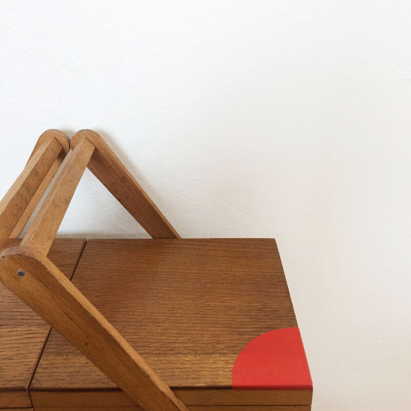 Red compass foot worker