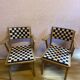 Paire de chaises des années 50 en chêne dorées.