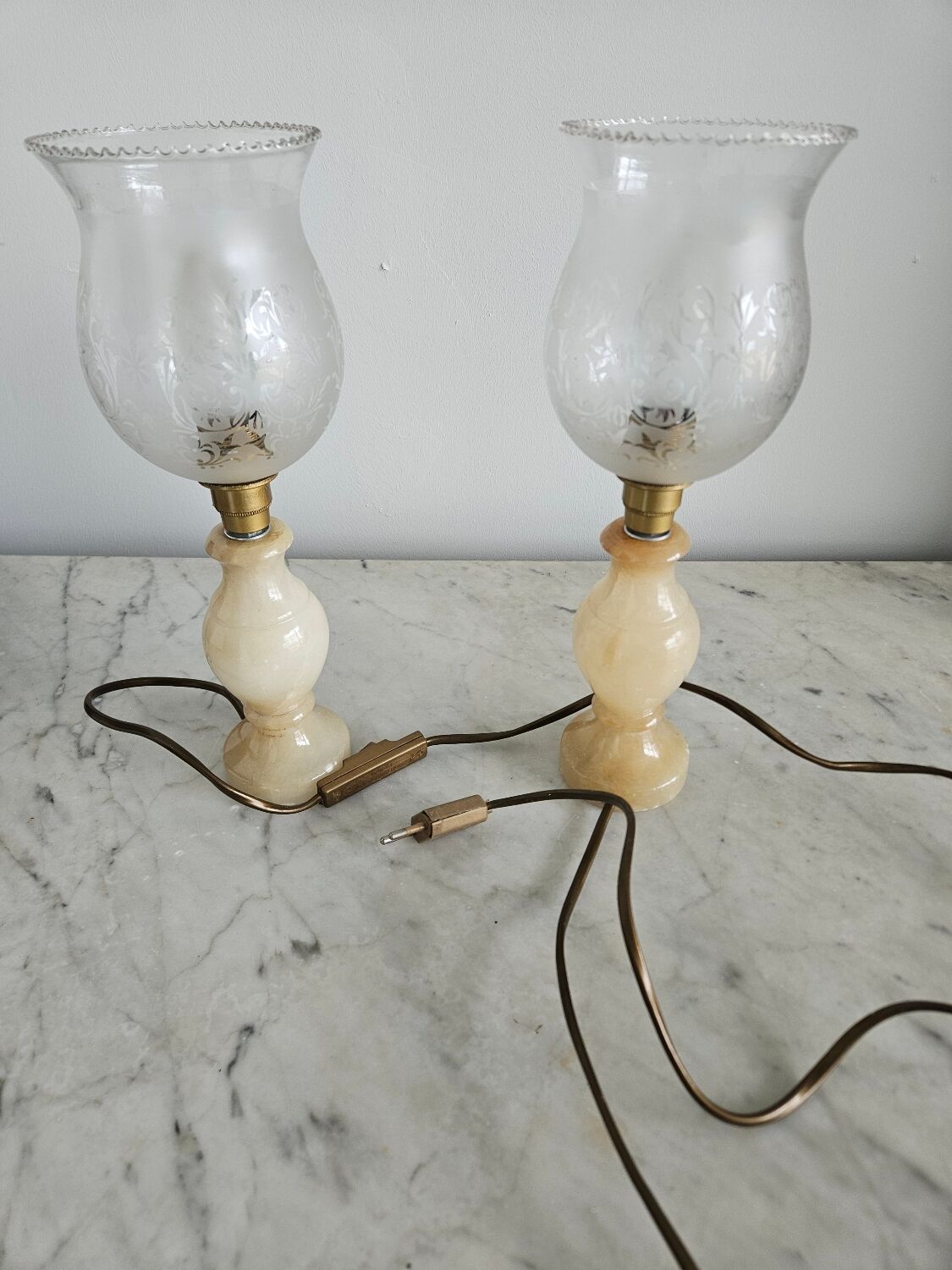 2 marble lamps