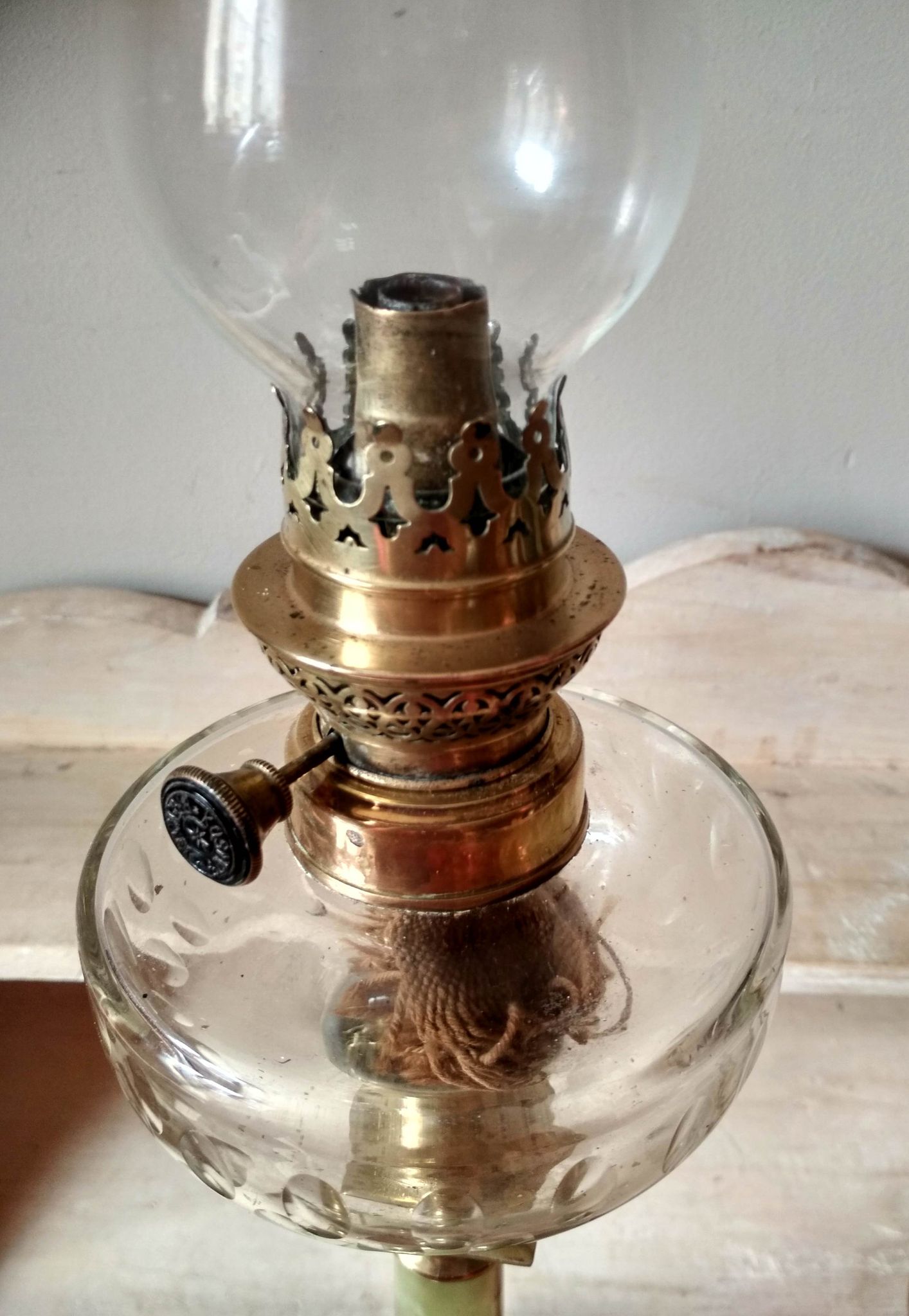 Ancient oil lamp in green onyx