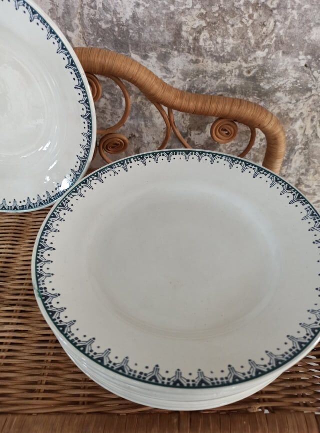 Plates in Amandinoise Saint-Amand earthenware