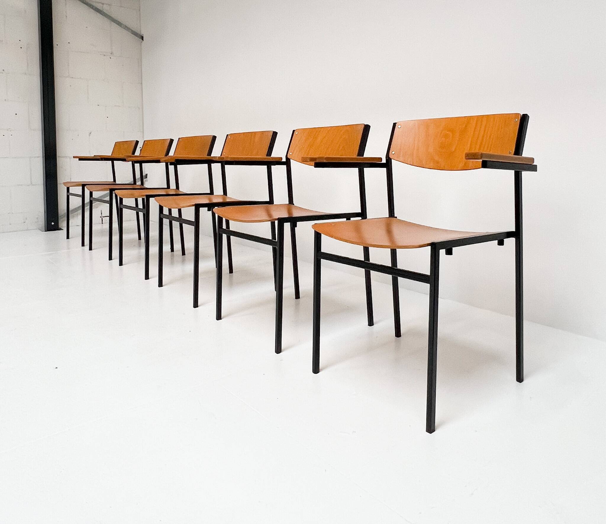 6 chaises empilables par Gijs van der Sluis, 1970