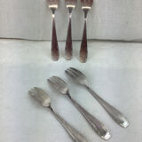 6 fourchettes à dessert anciennes , en argent avec poinçon