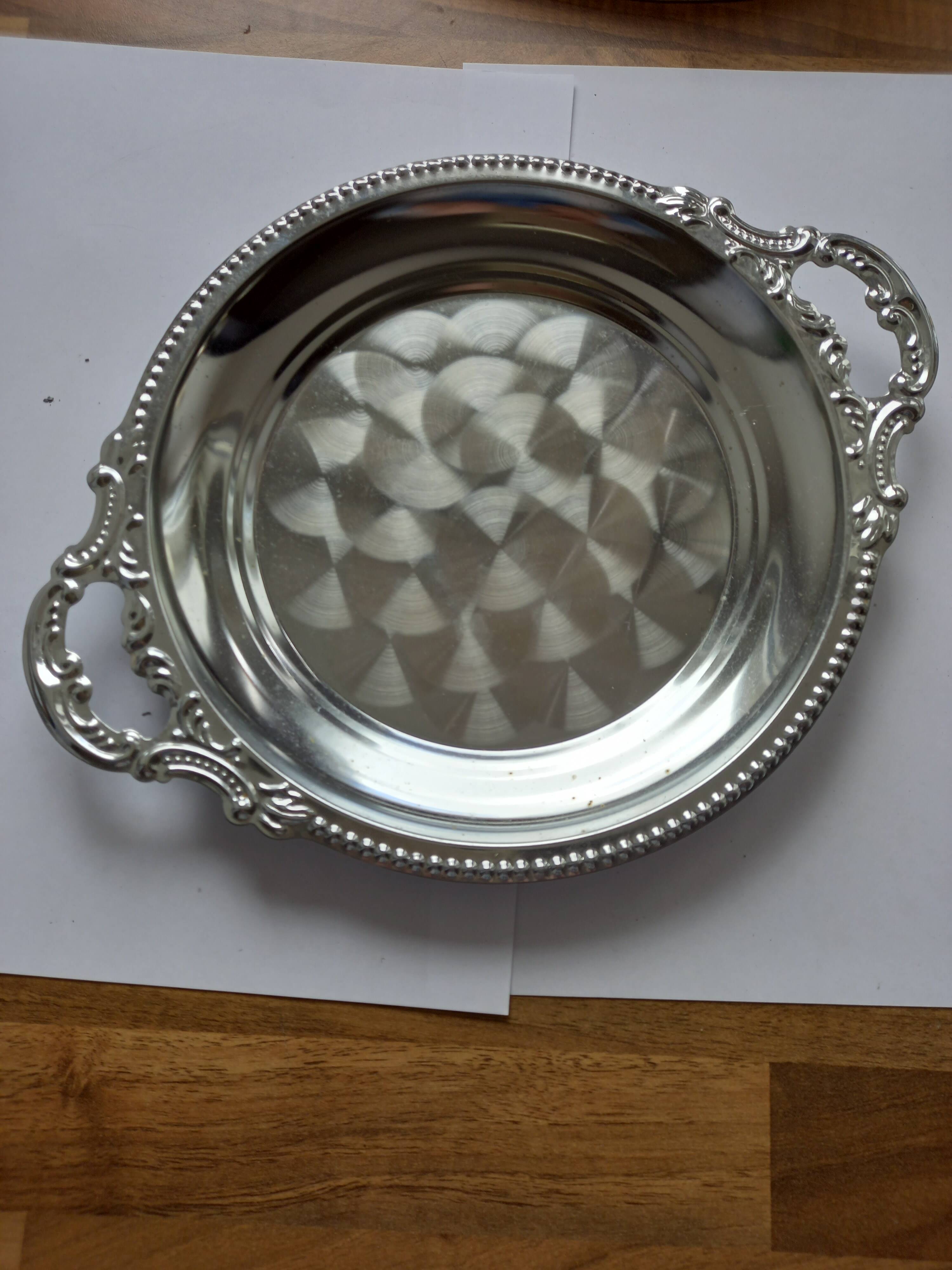 Stainless steel serving bowl with lid + matching tray