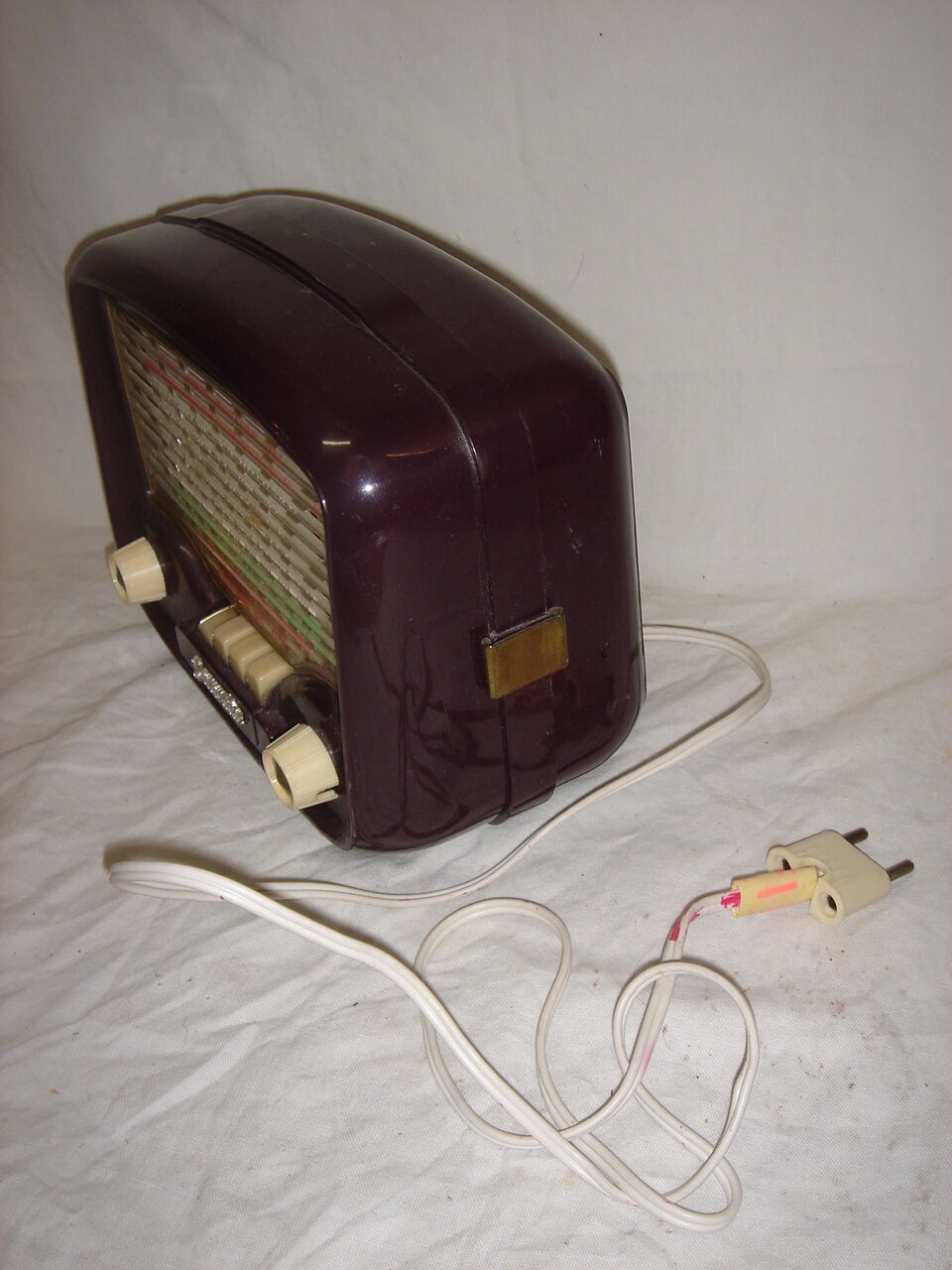 Radio station sonora bakélite plum, 1940/50