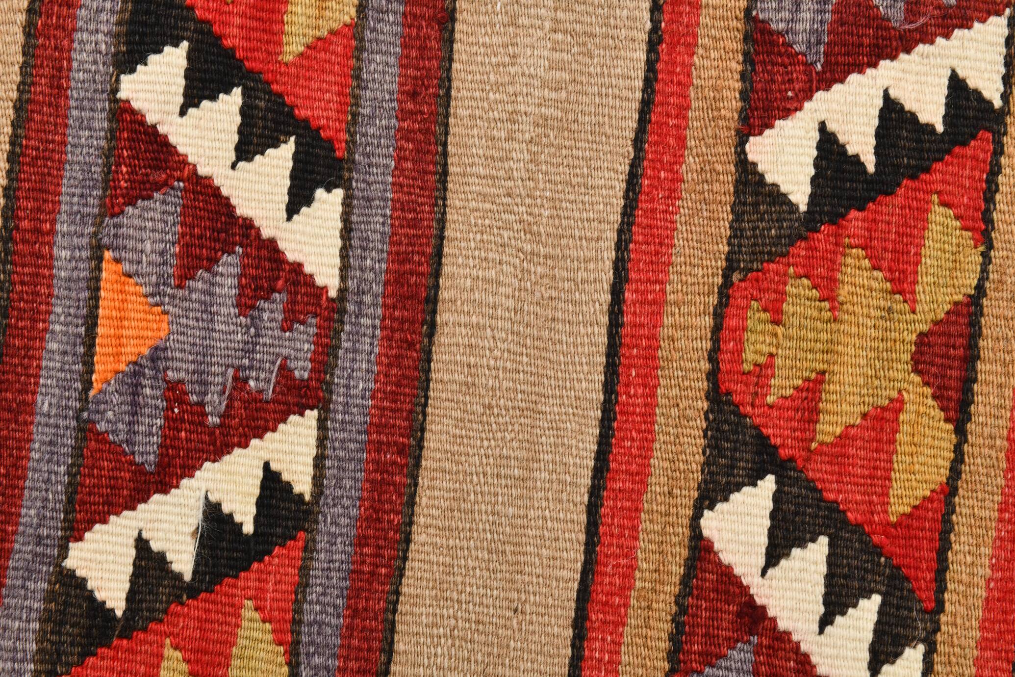 Tapis couloir kilim vintage – Tissage artisanal d’Anatolie, années 60