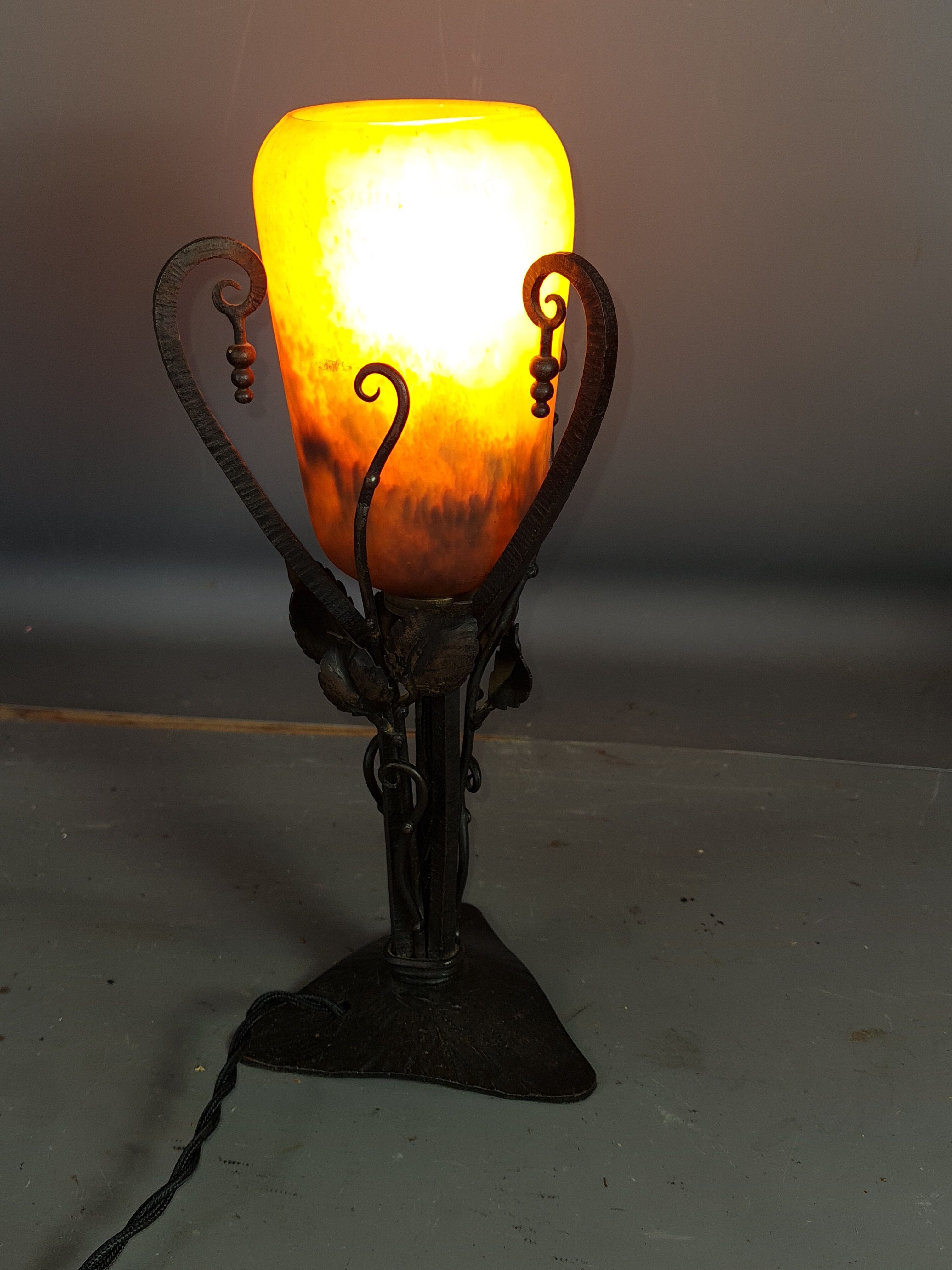 Daum, art-deco table lamp wrought iron tulip glass signed sb