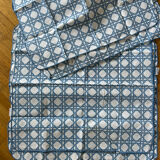 Tablecloth + napkins