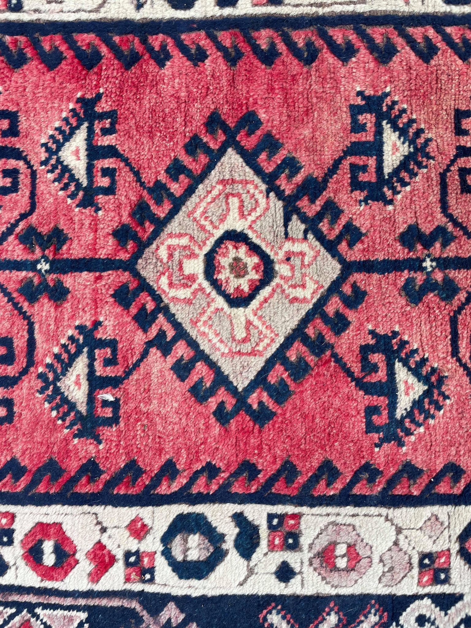 Iranian Persian carpet, 118x182cm