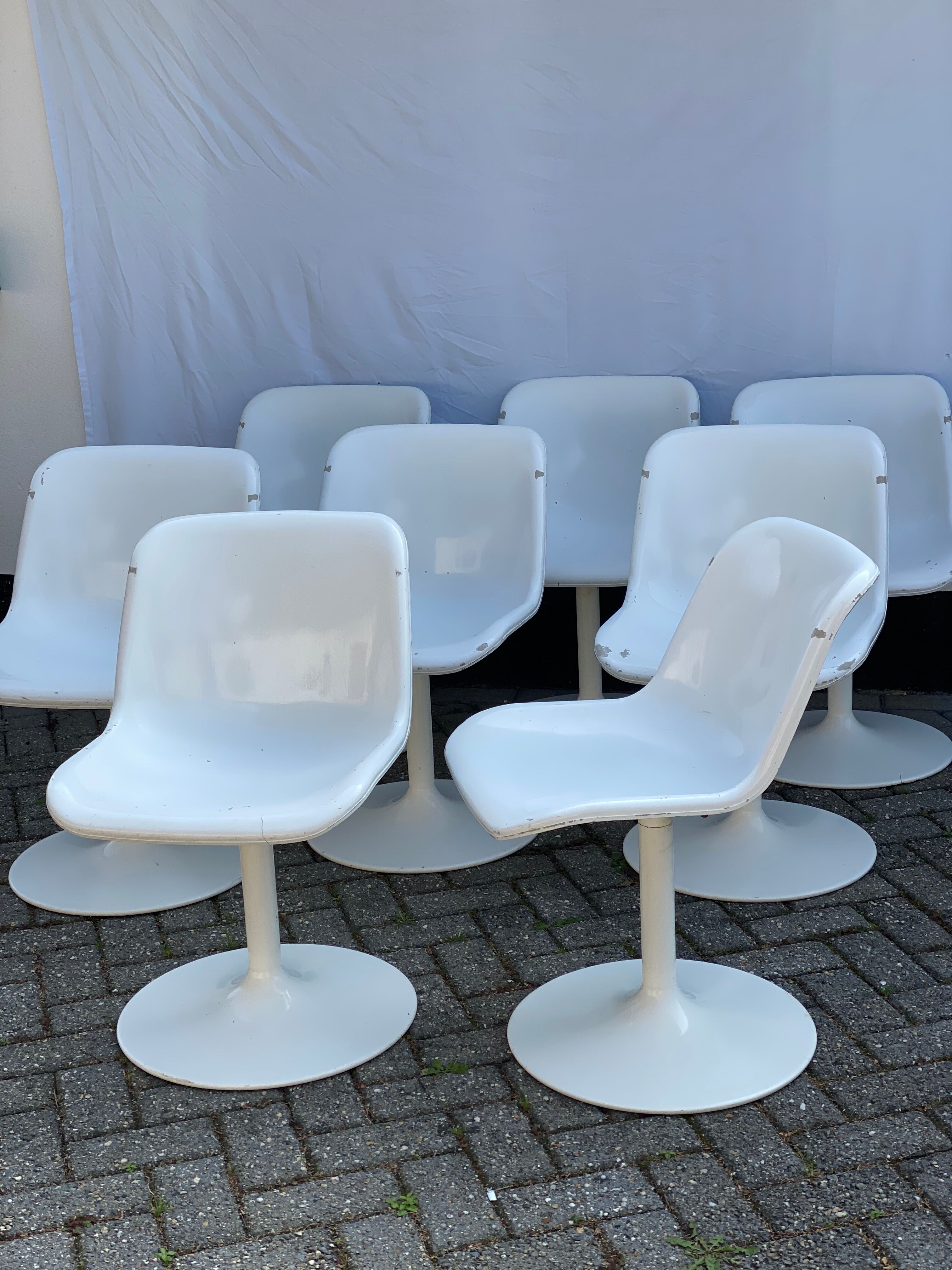 8 vintage Artifort tulip chairs