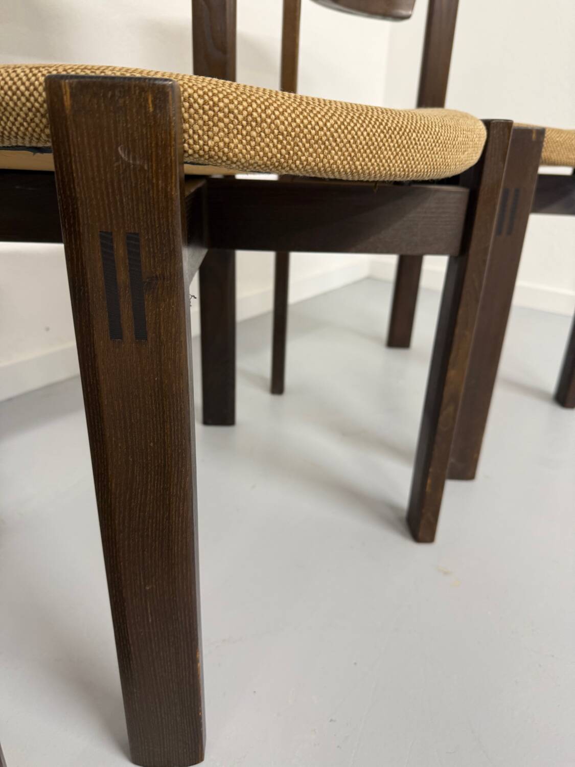 Set of 4 Girsberger Scandinavian style chairs from the 80s, vintage wood