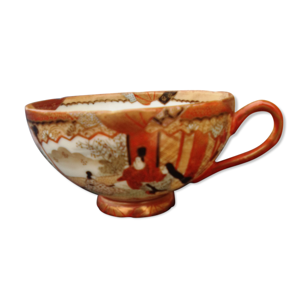 Tasse à thé en porcelaine motif japonais diam  9,5 cm