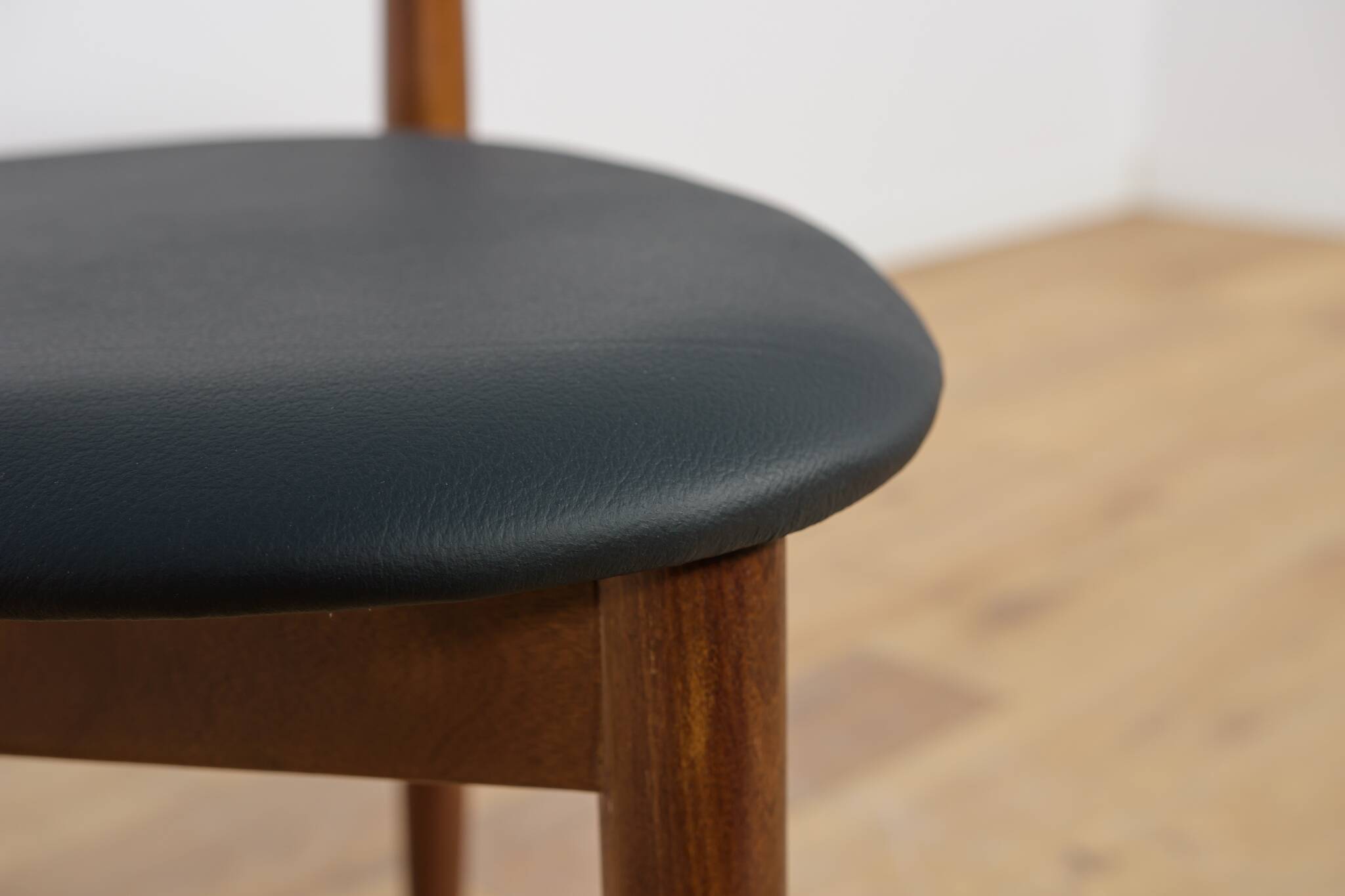 Mid-Century Teak Dining Table and Chairs Set by Hans Olsen for Frem Røjle.