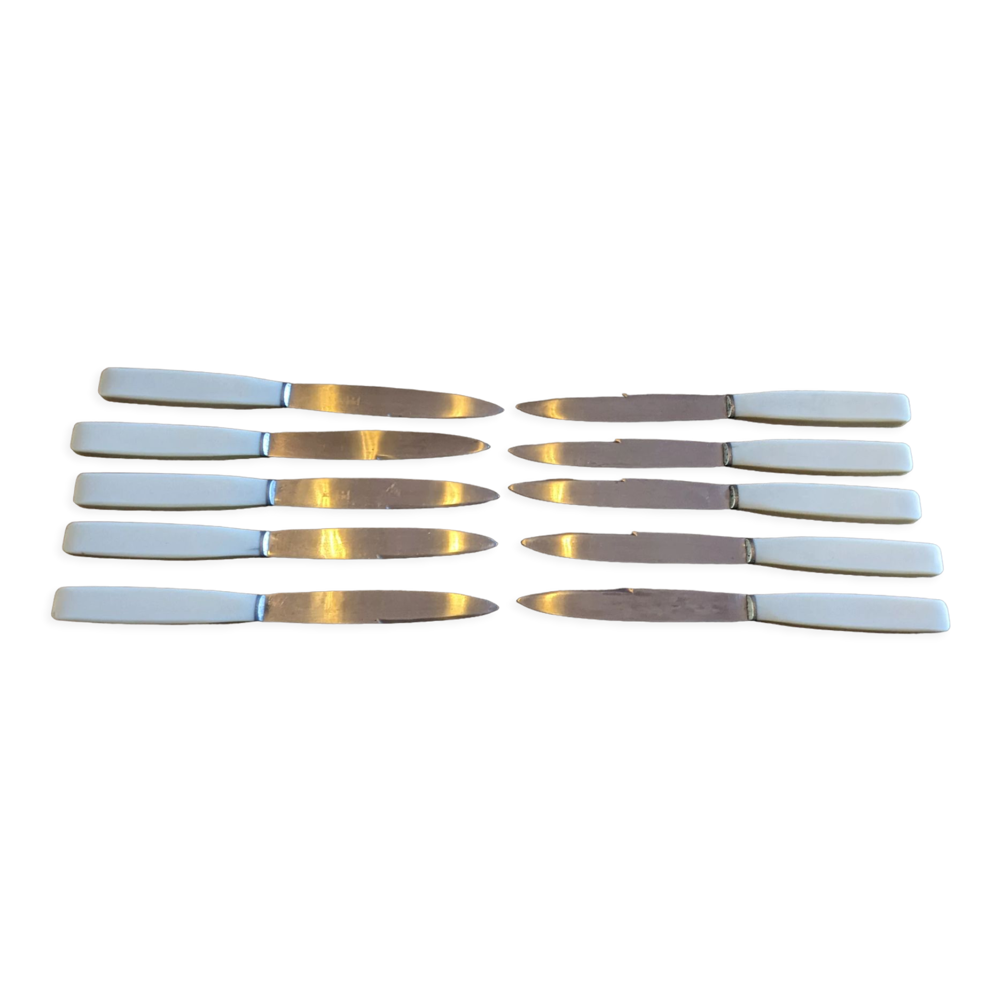Set of 10 vintage stainless steel and bakelite table knives