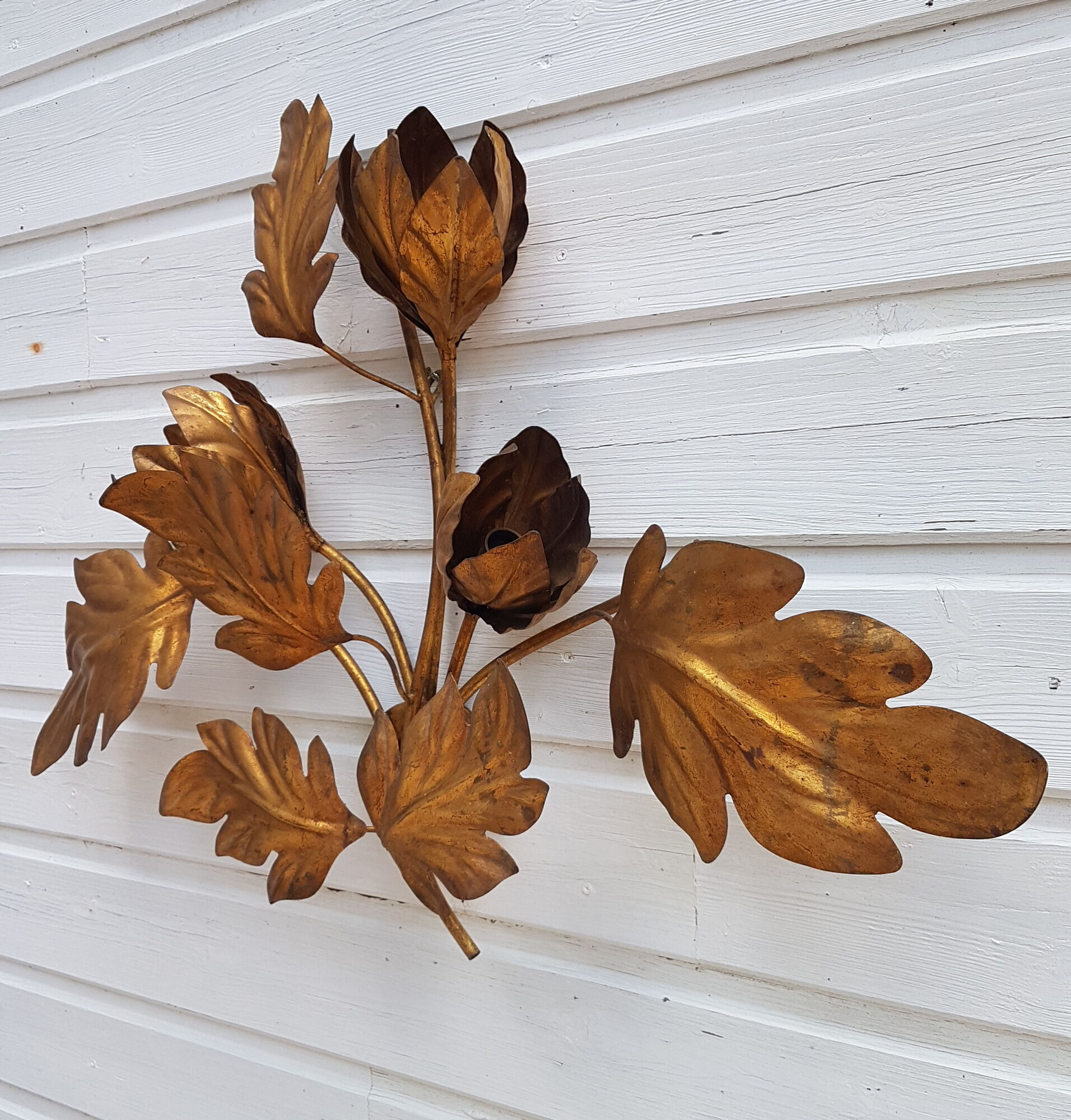 Paire d'appliques murales fleur feuillage en métal doré par Hans Kögl, 1970