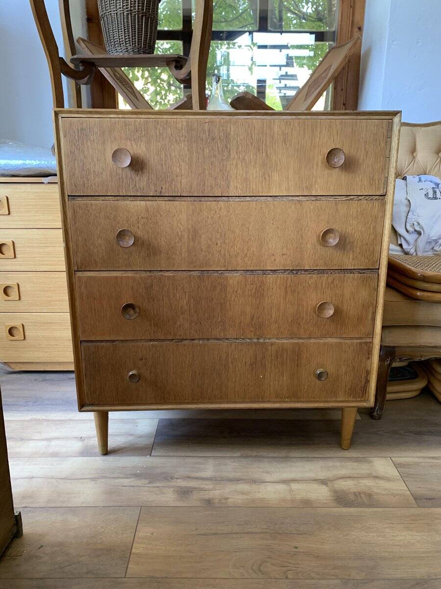 Mid-Century chest of drawers in brown teak with 4 drawers, 1960s, tapered legs.