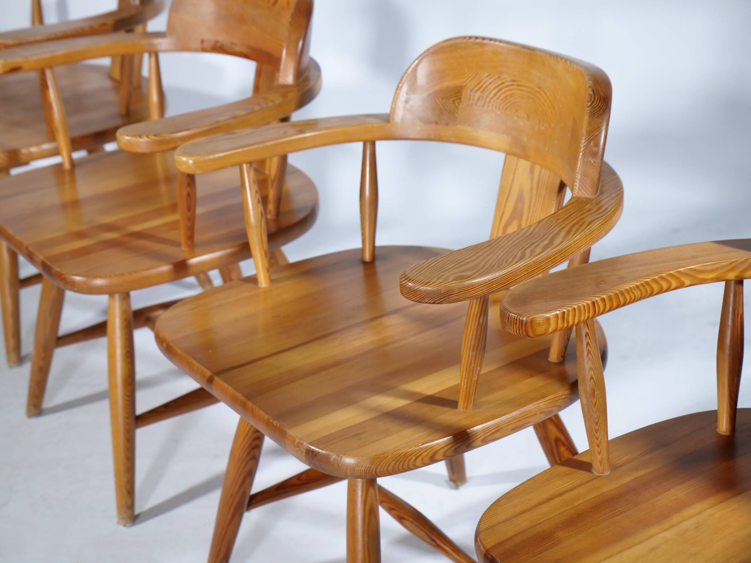 Fauteuils design scandinave en pin par Asko années 1970
