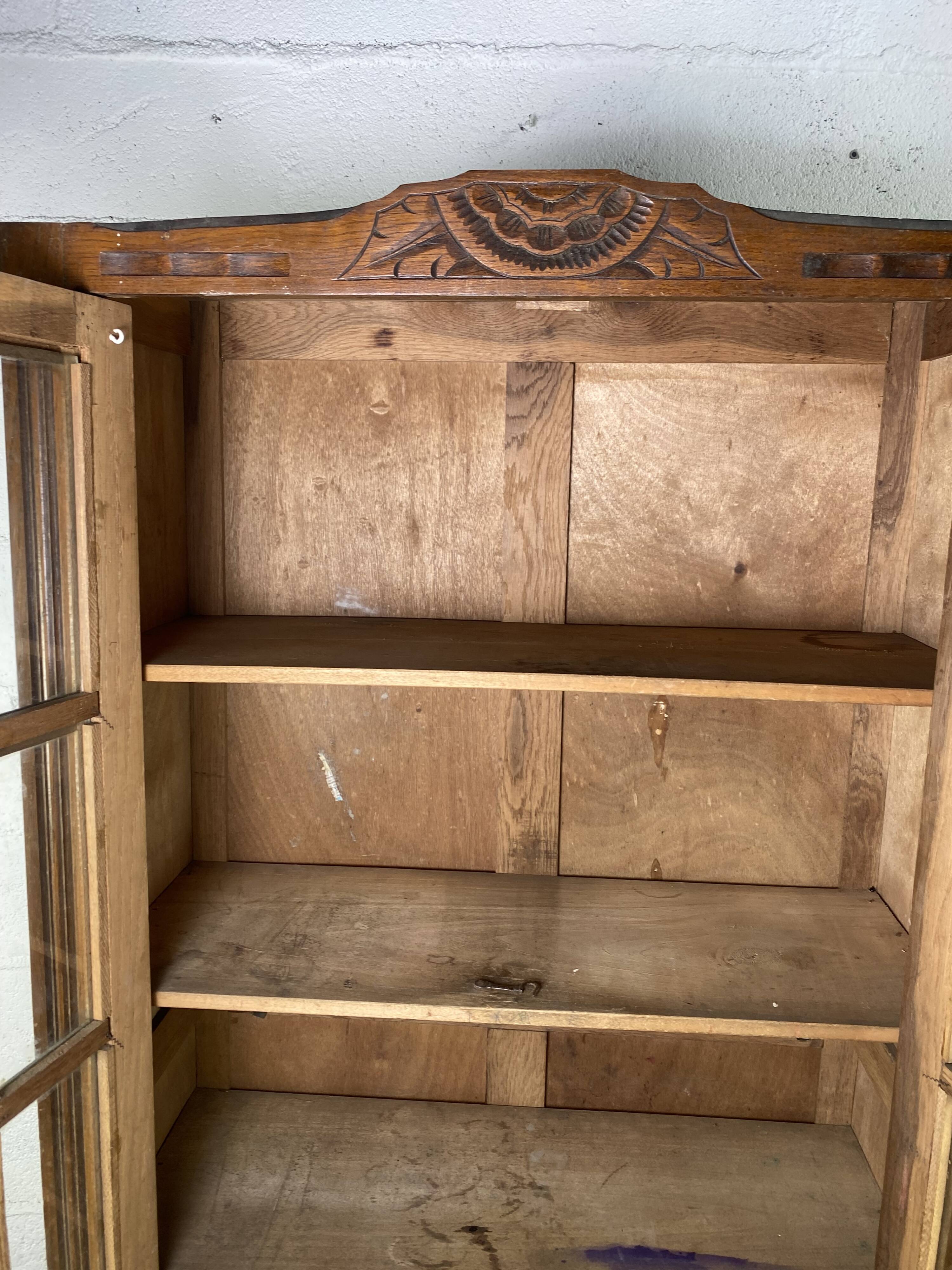 Art-Deco glass cabinet