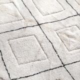 Moroccan Berber carpet Beni Ouarain ecru with black diamonds and engraved 310x200cm