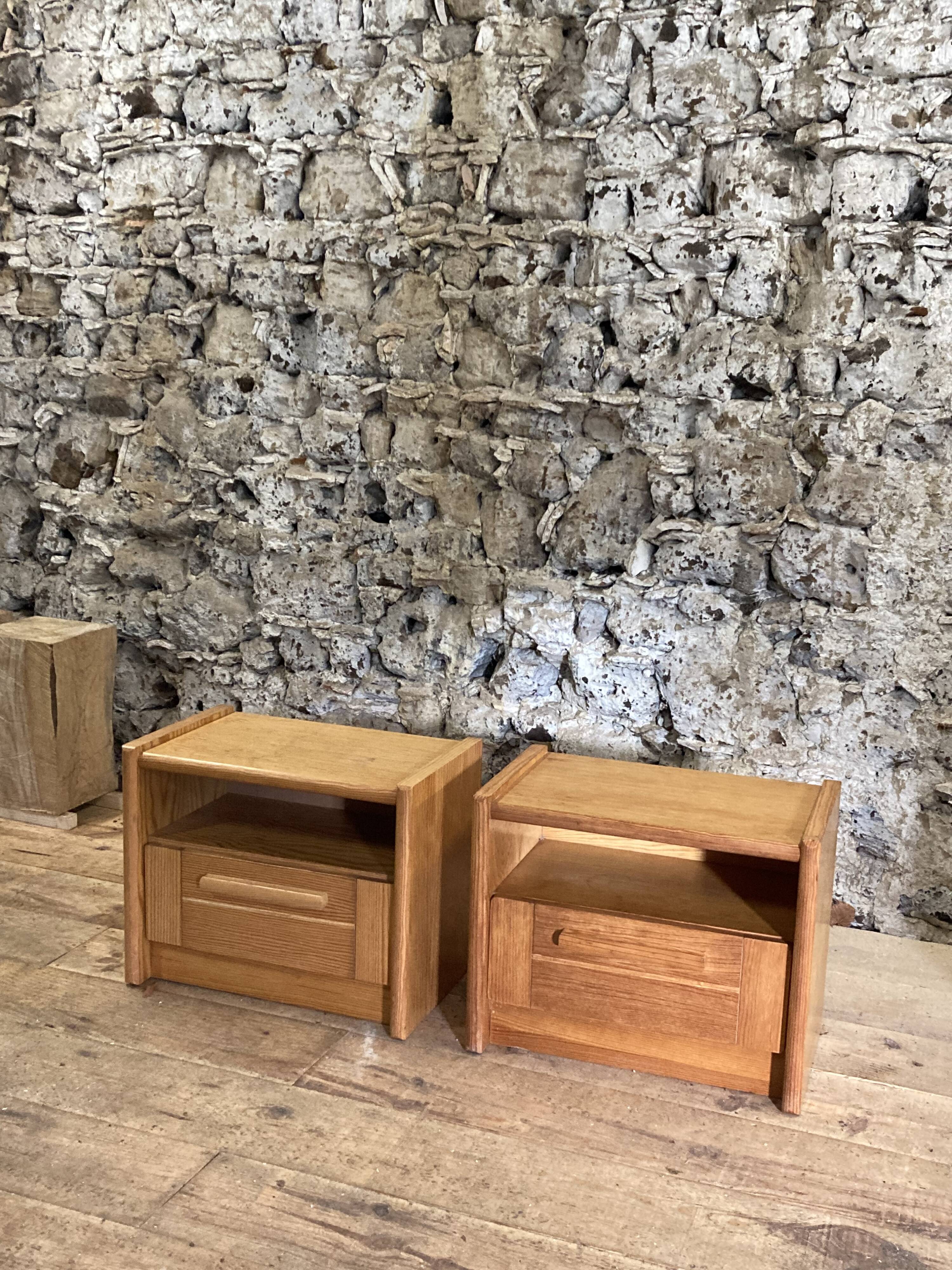 Paire de chevets en pin des années 90 meubles en bois vintage