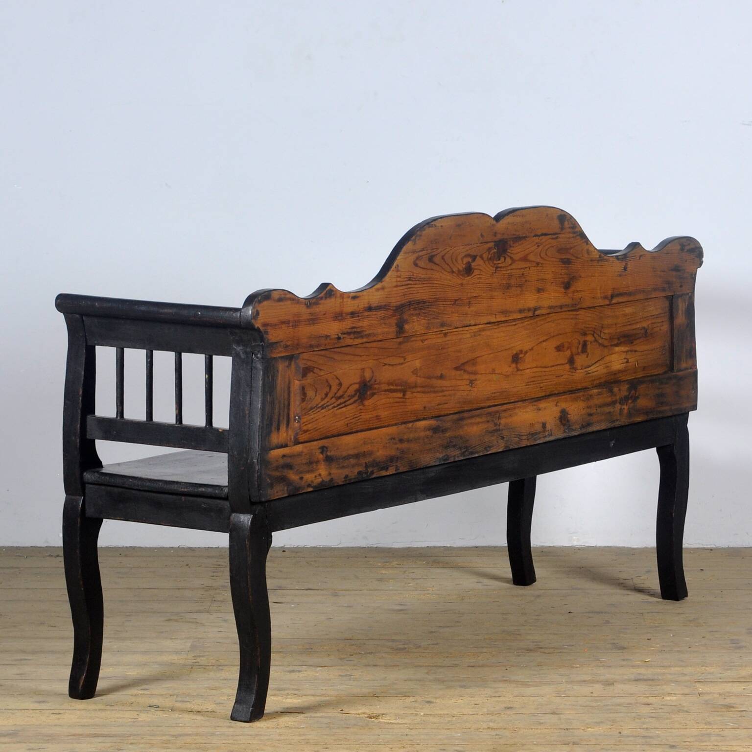 Antique pine bench, 1920s