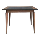 Table scandinave