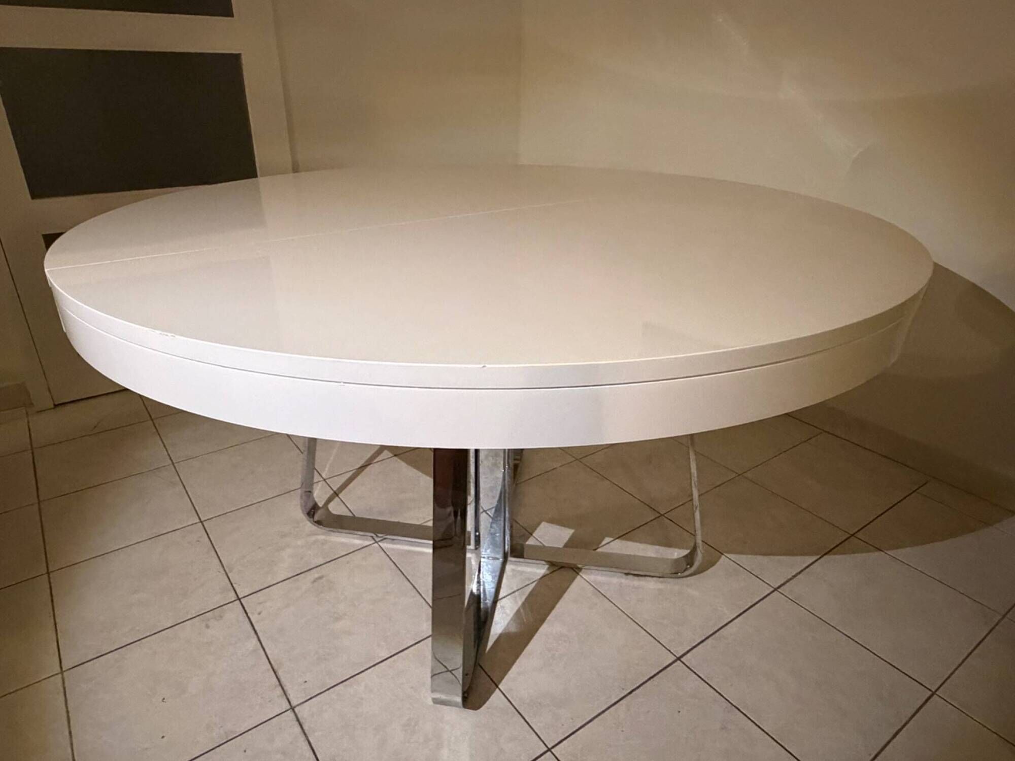 Ligne Roset AVA Ø130 extendable – white lacquer – chrome base