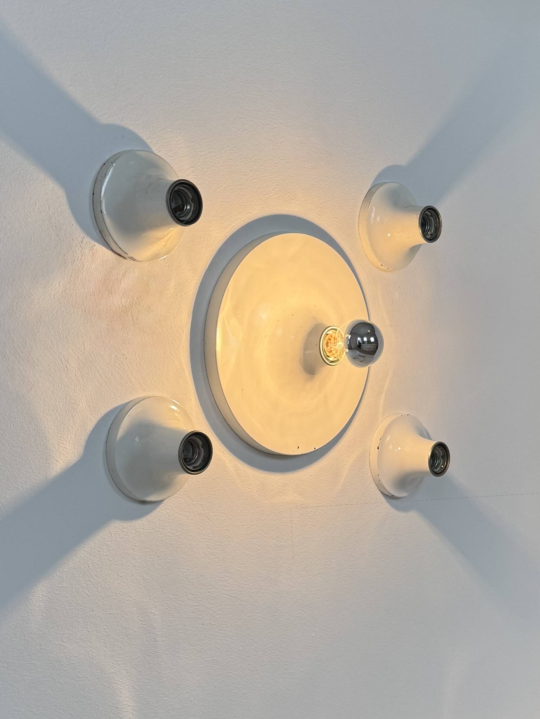 Set of 5 vintage wall lights, white lacquered metal, Germany, 1970.