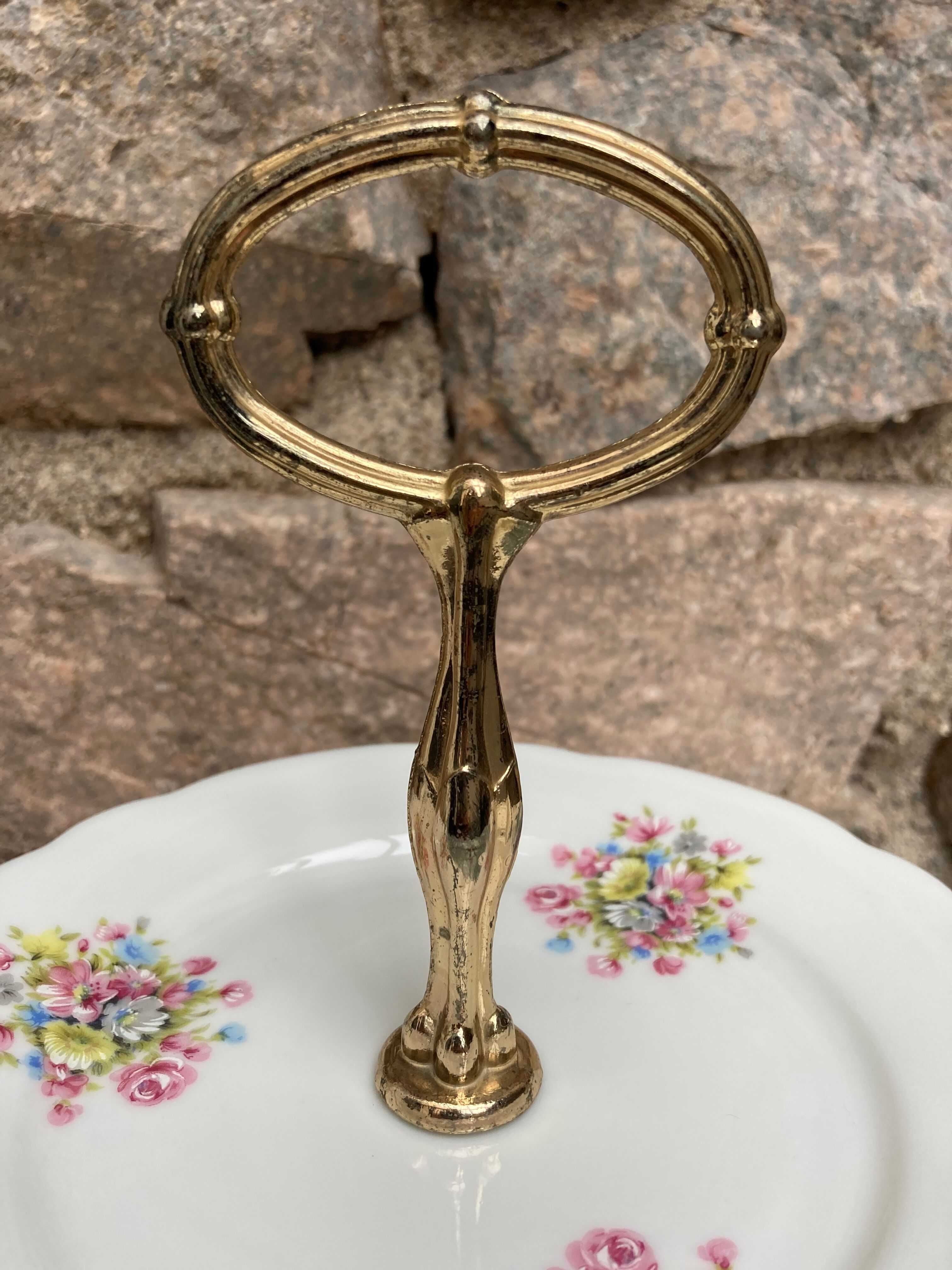 Silent servant flowered porcelain