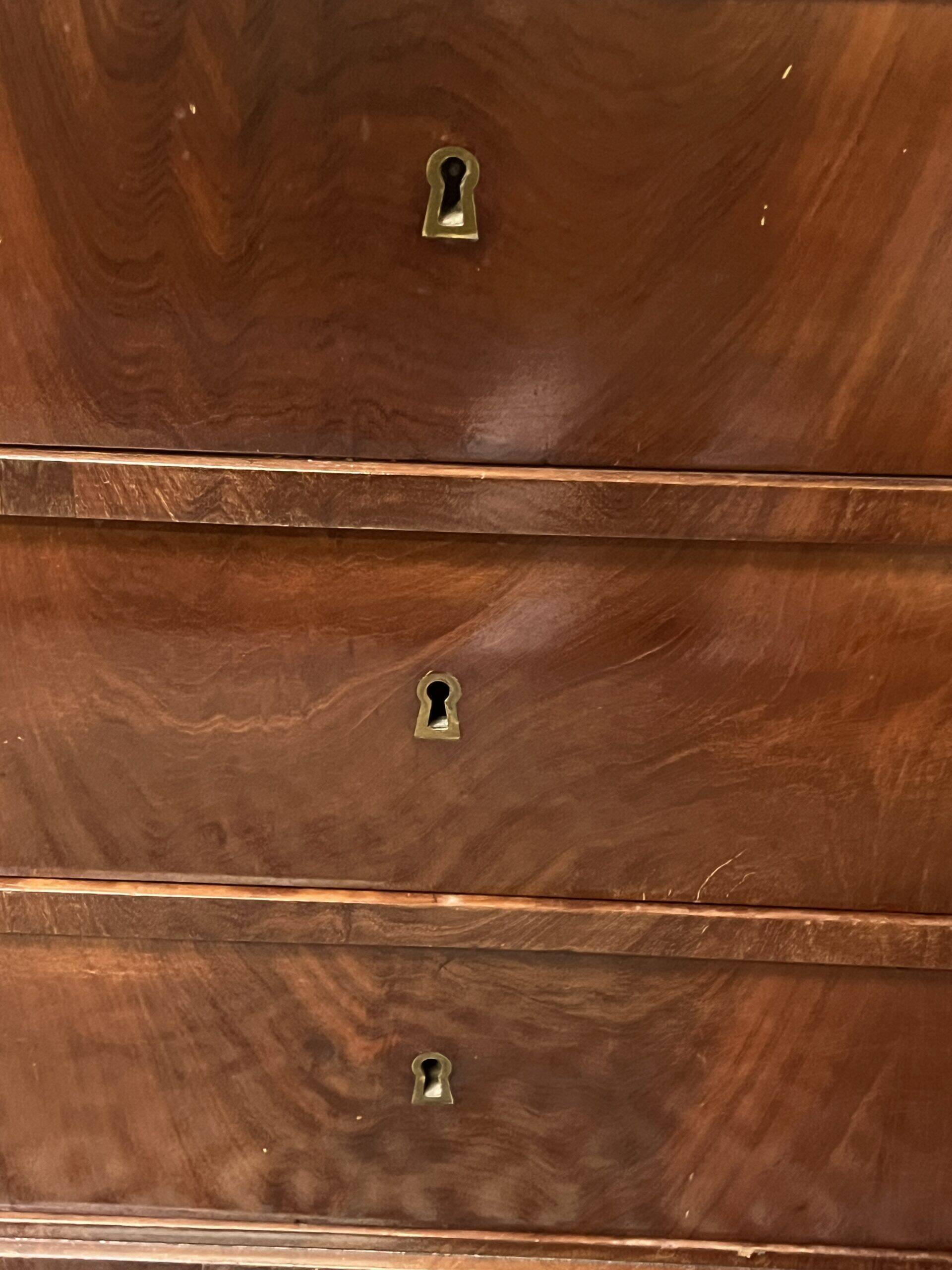 Empire chest of drawers, early 19th century period in mahogany veneer