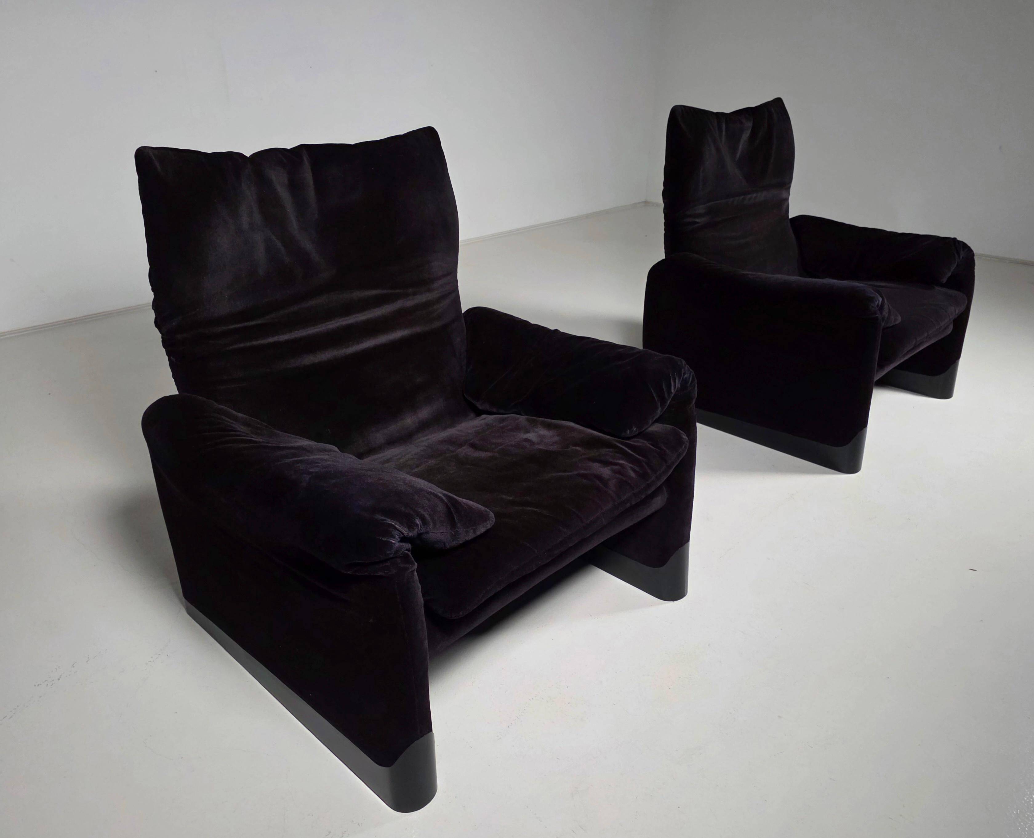 Maralunga lounge chairs in purple velvet by Vico Magistretti for Cassina, 1970.