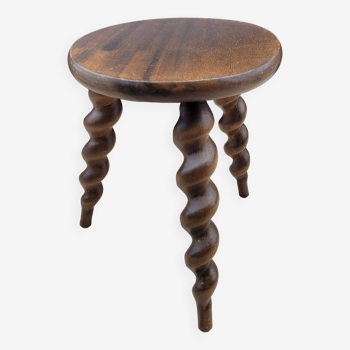 Tripod stool with twisted turned feet