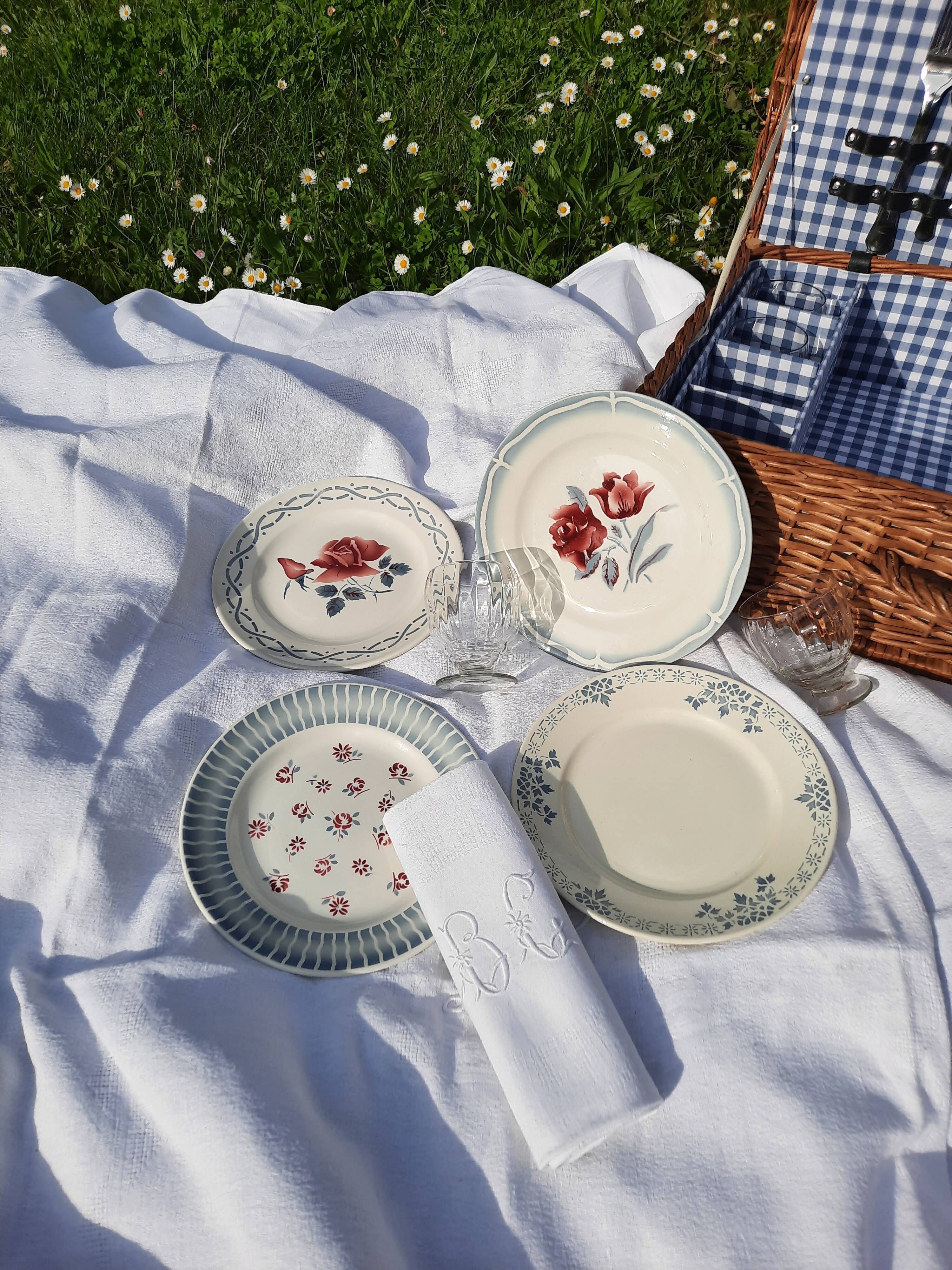 Vintage picnic basket