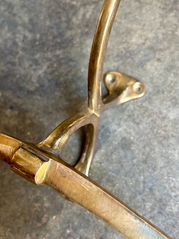 Patère-cintre murale en bronze doré