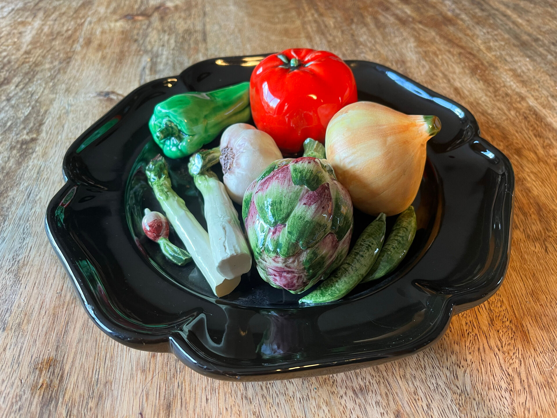 Assiette trompe l’oeil vallauris aux légumes
