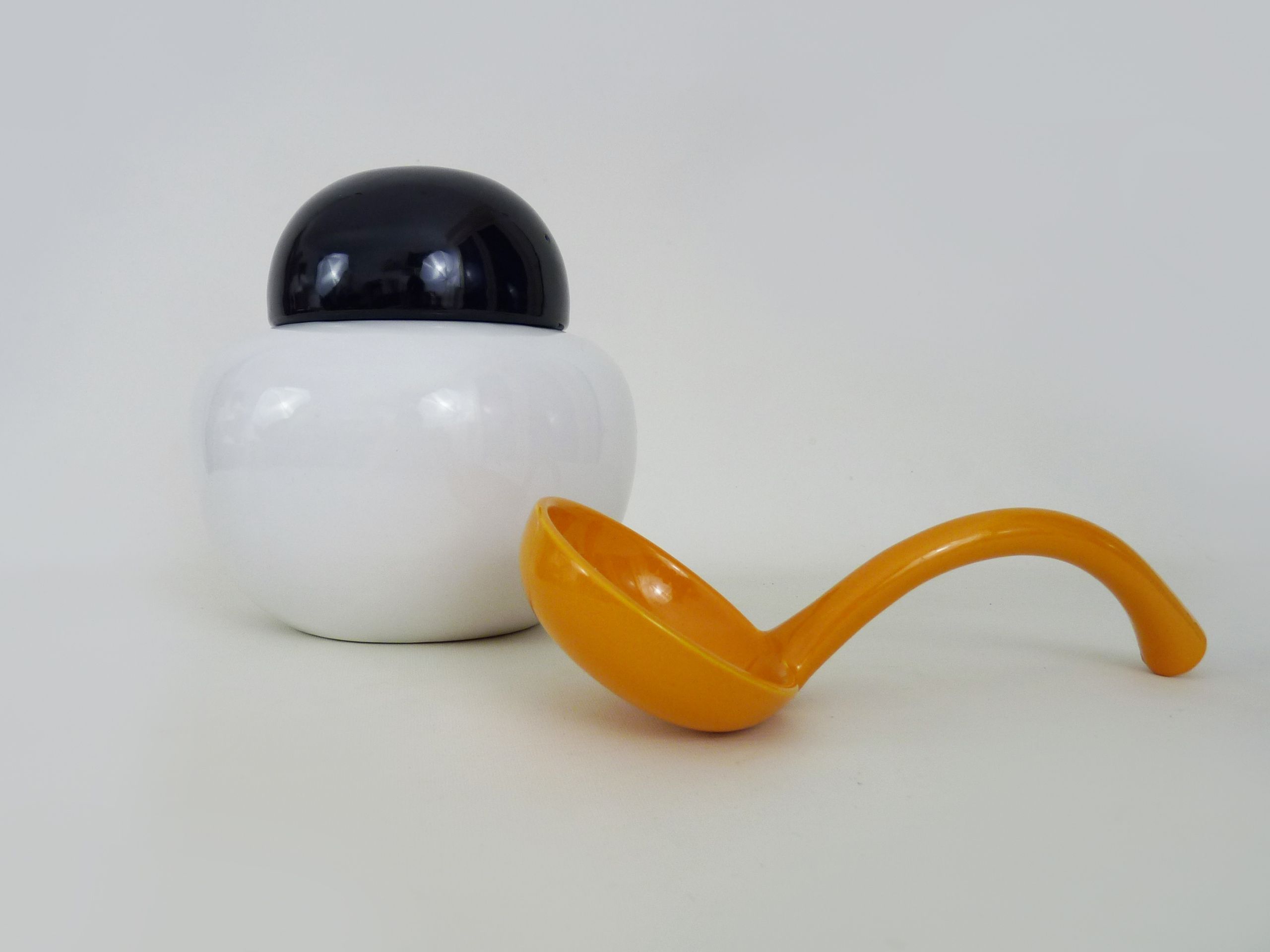 Italian ceramic saucière Rometti Italy. Ceramiche Rometti. Italian design. Year 80
