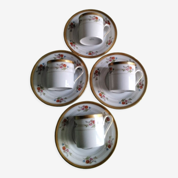 4 tasses à moka avec soucoupes