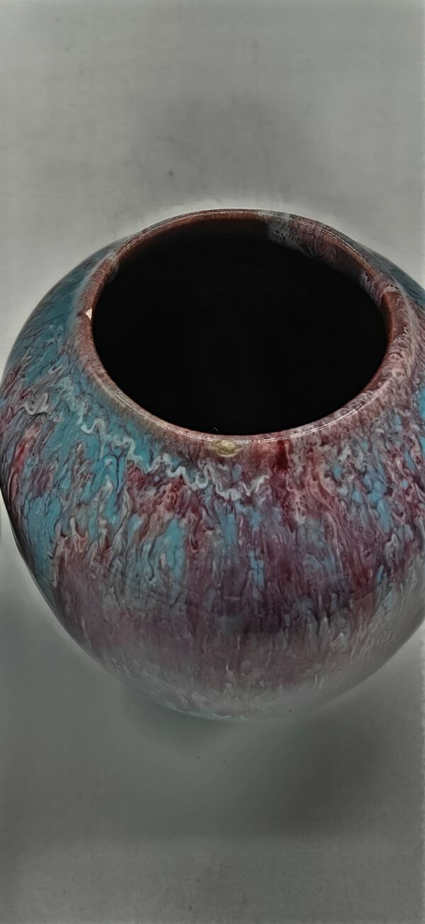 Paire de petits vases bleu turquoise en grès flammé  lie de vin