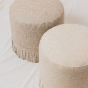 Paire de poufs en laine